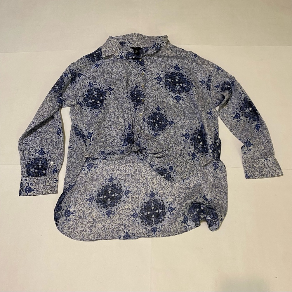 ⭐️H&M Casual Blue Floral Button Down Shirt